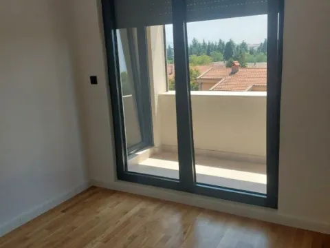 Rent, office space, 83m², City Kvart, Podgorica - image 10