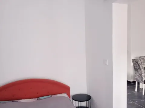 Rent, two bedroom apartment, 63m², Bijeli Do, Budva - image 2