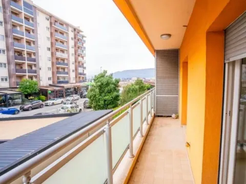 Izdavanje, trosoban stan, 110m², City Kvart, Podgorica - image 2