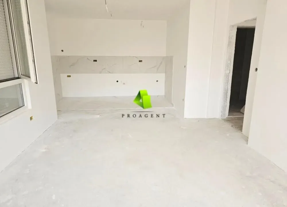 Prodaja, trosoban stan, 105m², Pantelej, Niš