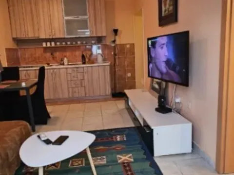 Izdavanje, jednosoban stan, 33m2, Centar, Budva Izdavanje, jednosoban stan, 33m2, Centar, Budva