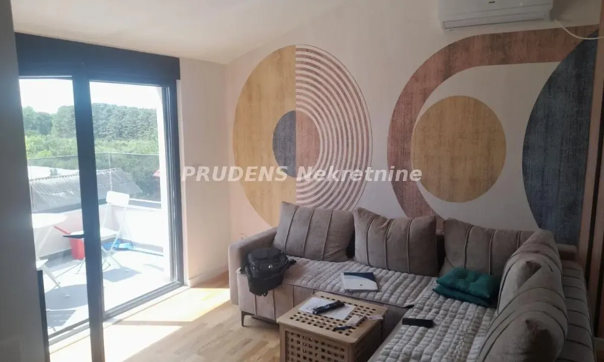 Izdavanje, dvosoban stan, 57m², Surčin, Beograd