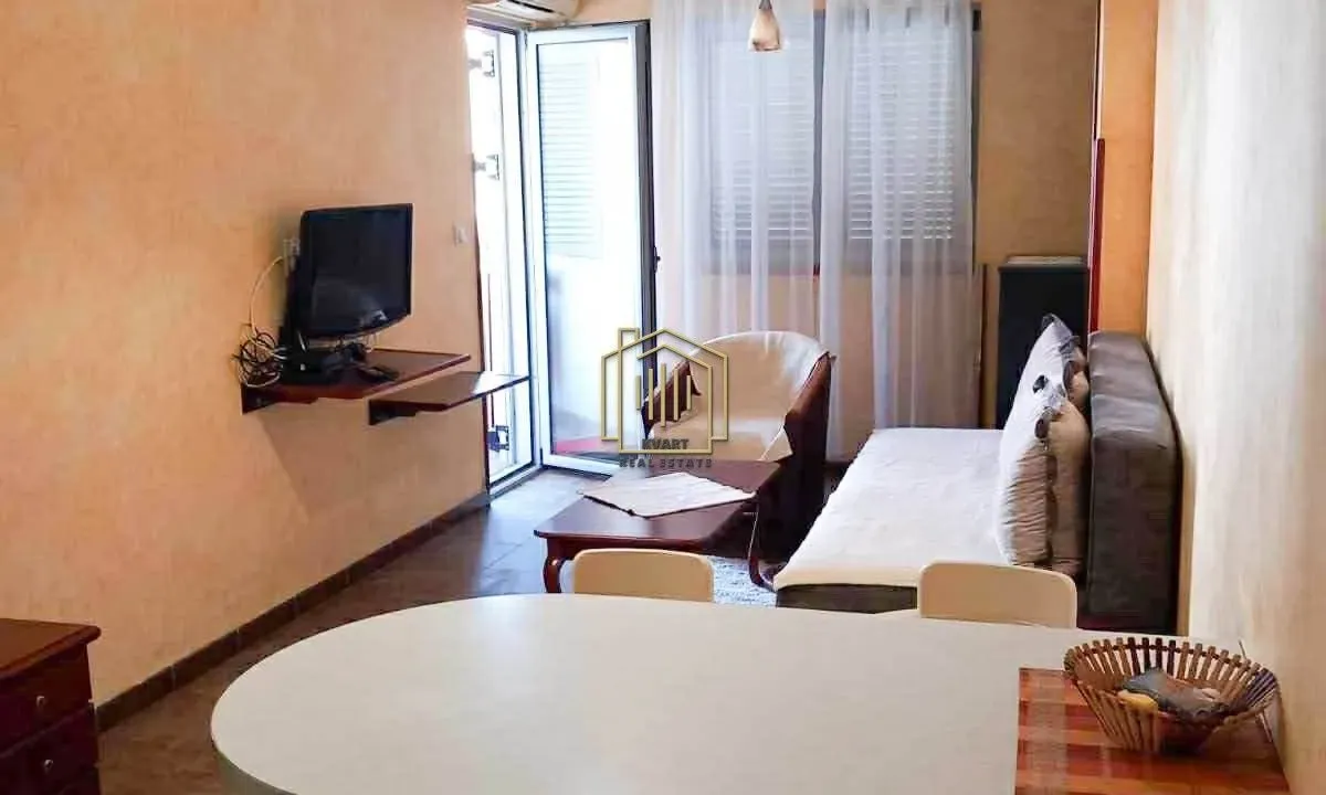 Izdavanje, jednosoban stan, 40m², Rozino, Budva