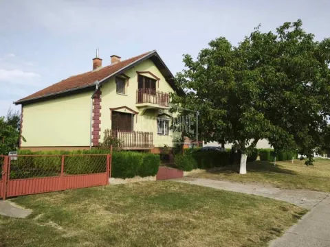 Prodaja, kuća, 155m², Đurđin, Subotica - image 2