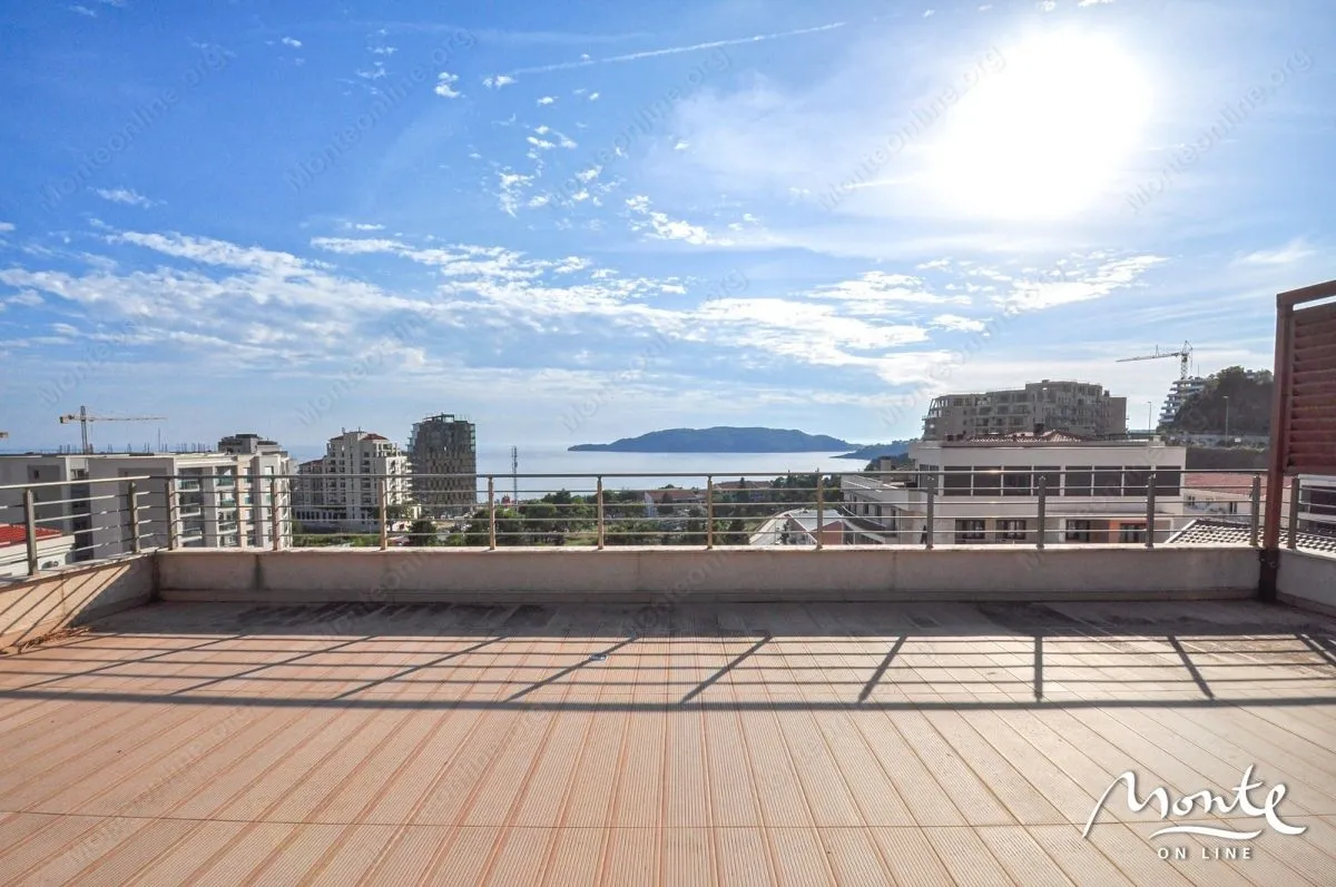 Sale, two bedroom apartment, 115m², Bečići, Budva