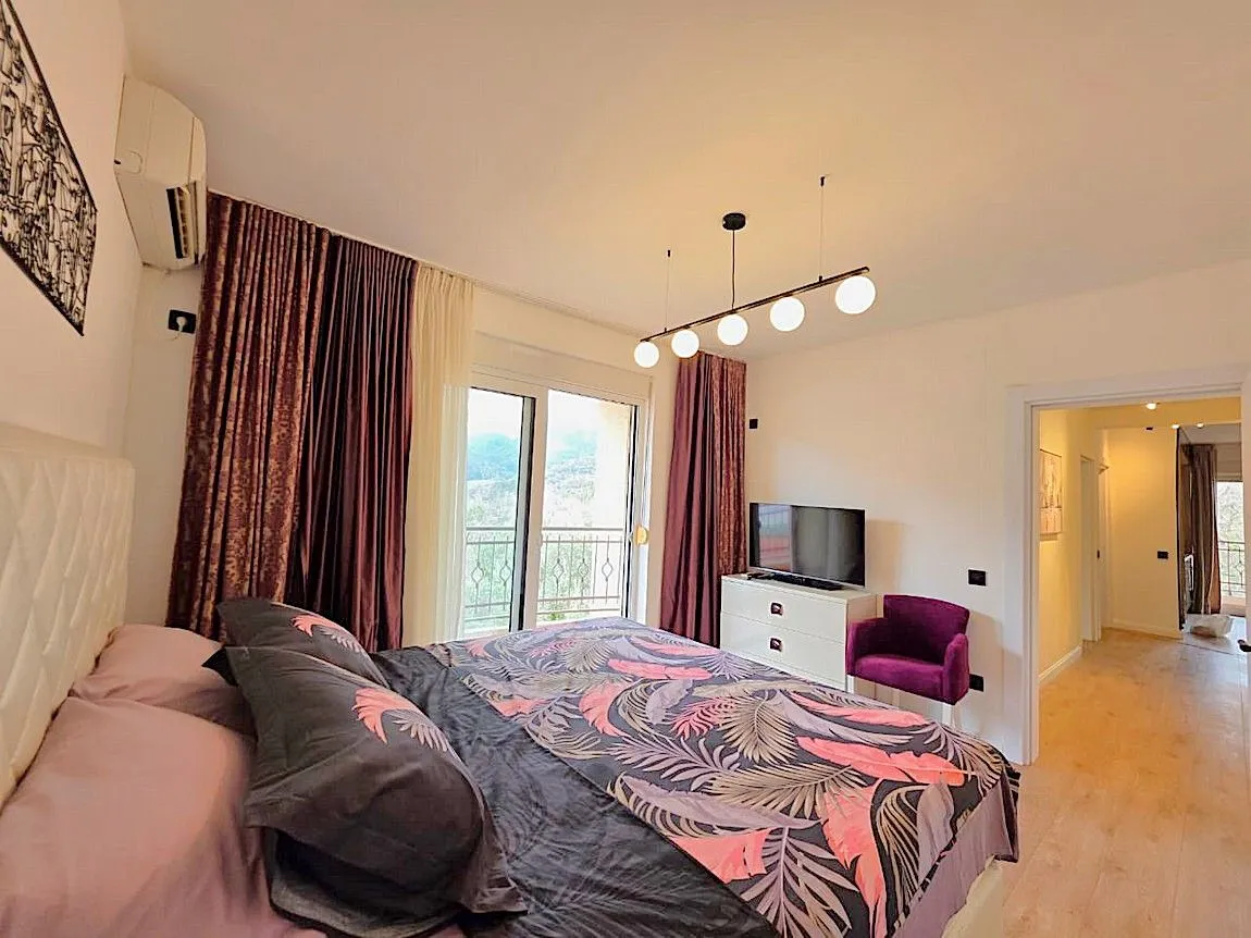 Prodaja, trosoban stan, 106m², Bečići, Budva