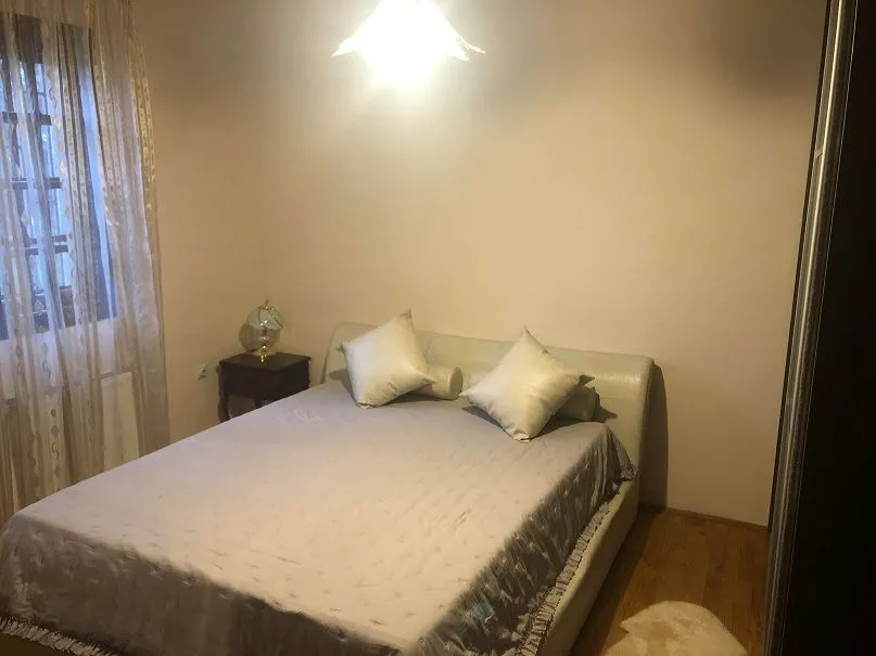 Izdavanje, kuća, 330m², Savski Venac, Beograd