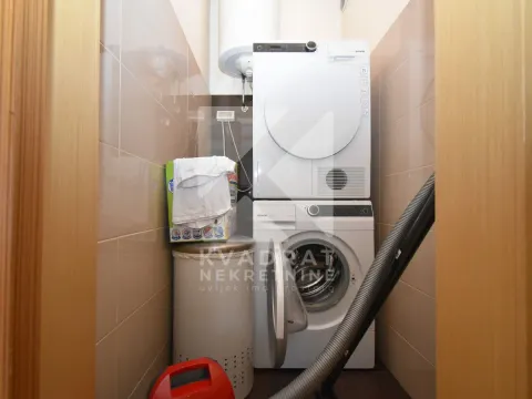 Izdavanje, trosoban stan, 100m², Blok 6, Podgorica - image 18