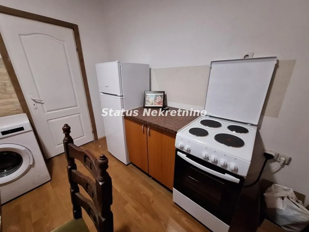 Izdavanje, dvosoban stan, 52m², Bulevar Oslobodjenja, Novi Sad Sve Podlokacije