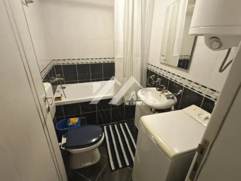 Izdavanje, trosoban stan, 50m², Grbavica, Novi Sad Sve Podlokacije - image 9