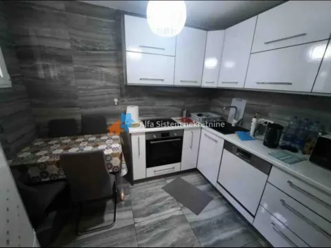 Izdavanje, trosoban stan, 70m², Kosančićev Venac, Beograd - image 4