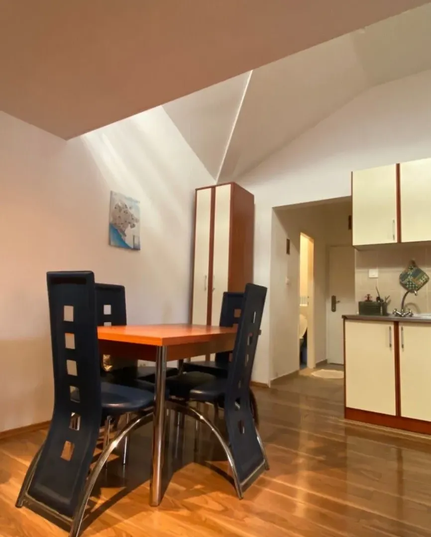 Izdavanje, jednosoban stan, 35m², Seljanovo, Tivat