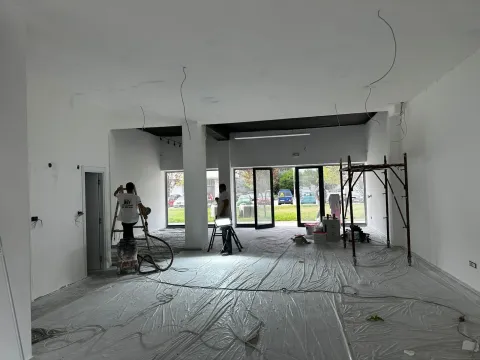 Izdavanje, poslovni prostor, 117m², Pobrežje, Podgorica