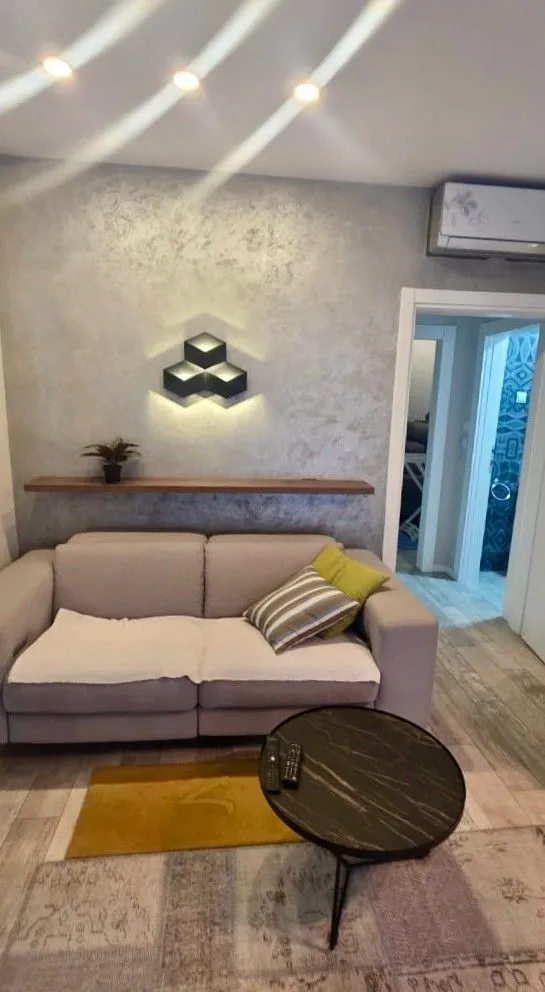 Rent, two bedroom apartment, 70m², Tivat, Crna Gora