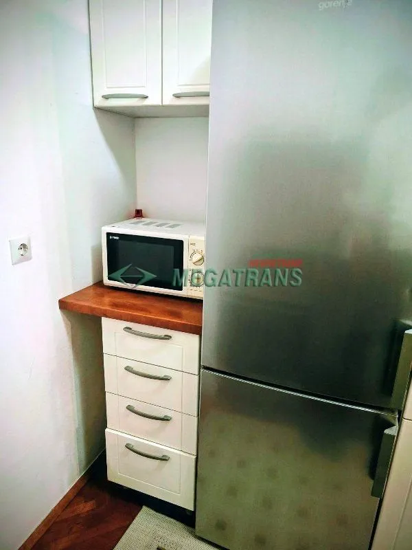 Izdavanje, trosoban stan, 80m², Adamovićevo Naselje, Novi Sad Sve Podlokacije