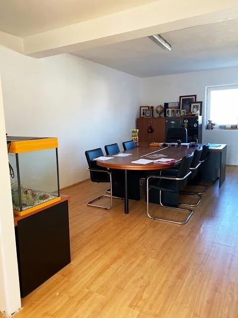 Rent, office space, 700m², Altina, Beograd