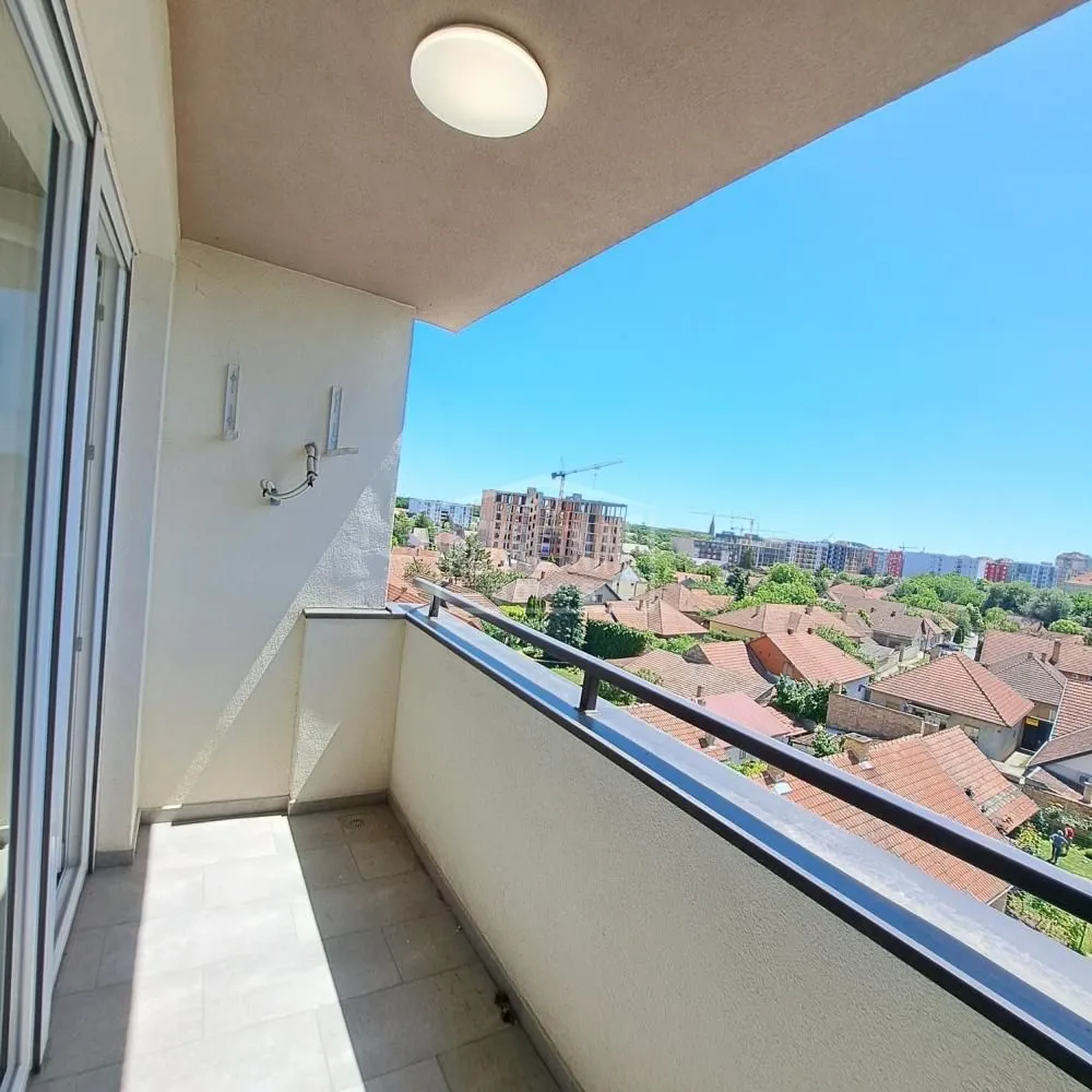 Prodaja, trosoban stan, 57m², Centar, Subotica