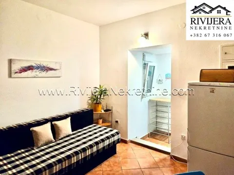 Prodaja, jednosoban stan, 33m², Tivat, Crna Gora