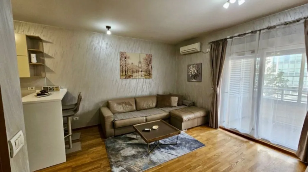 Izdavanje, jednosoban stan, 51m², City Kvart, Podgorica