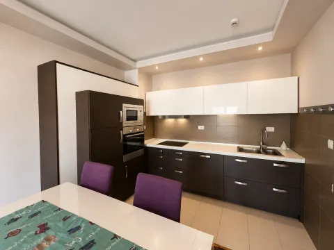Izdavanje, jednosoban stan, 53m², City Kvart, Podgorica - image 4