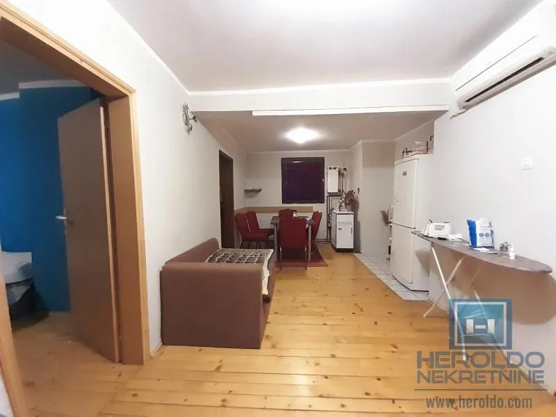 Prodaja, kuća, 310m², Tavrića obori, Jagodina