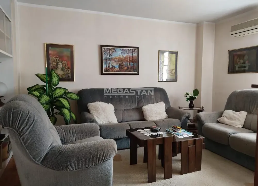 Izdavanje, trosoban stan, 83m², Novi Beograd Blok 61, Novi Beograd Sve Podlokacije