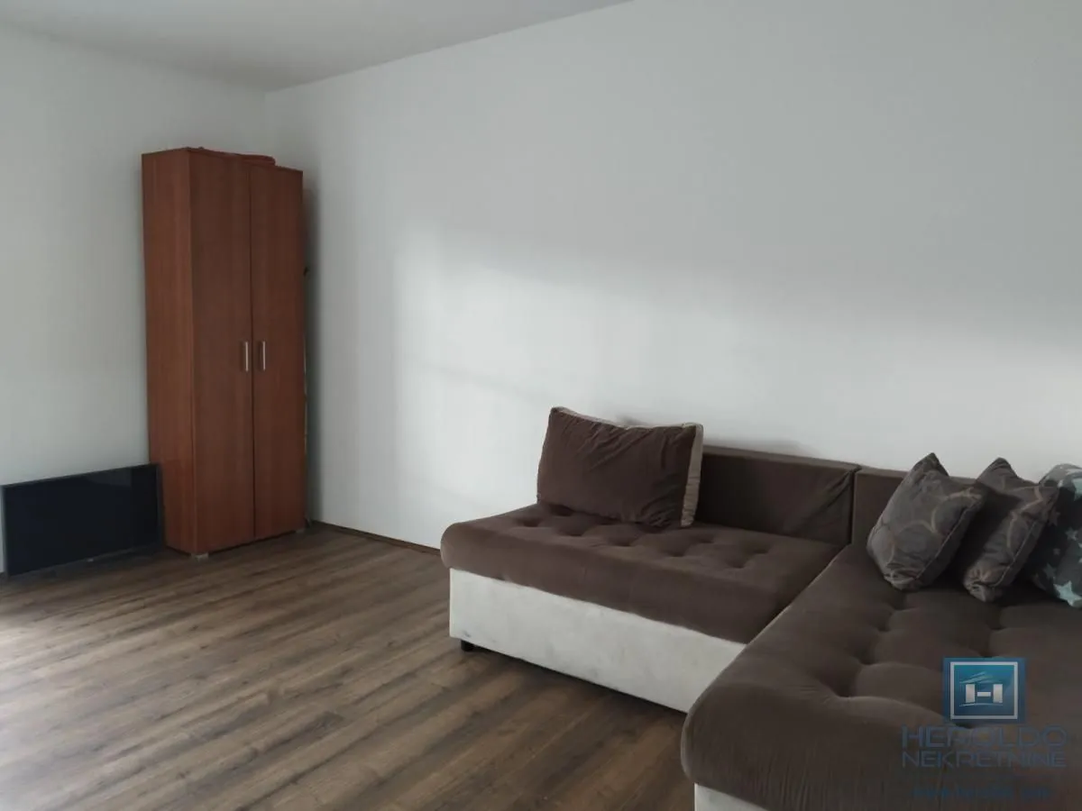 Prodaja, dvosoban stan, 56m², Centar, Jagodina