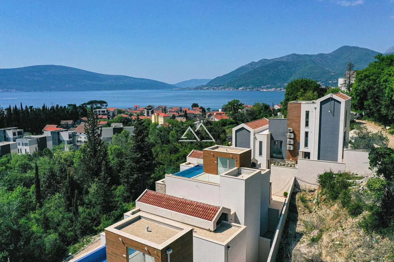 Prodaja, kuća, 286m², Donja Lastva, Tivat