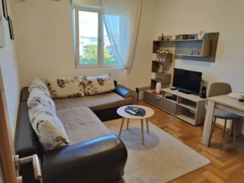 Izdavanje, jednosoban stan, 34m², Stari Aerodrom, Podgorica - image 4