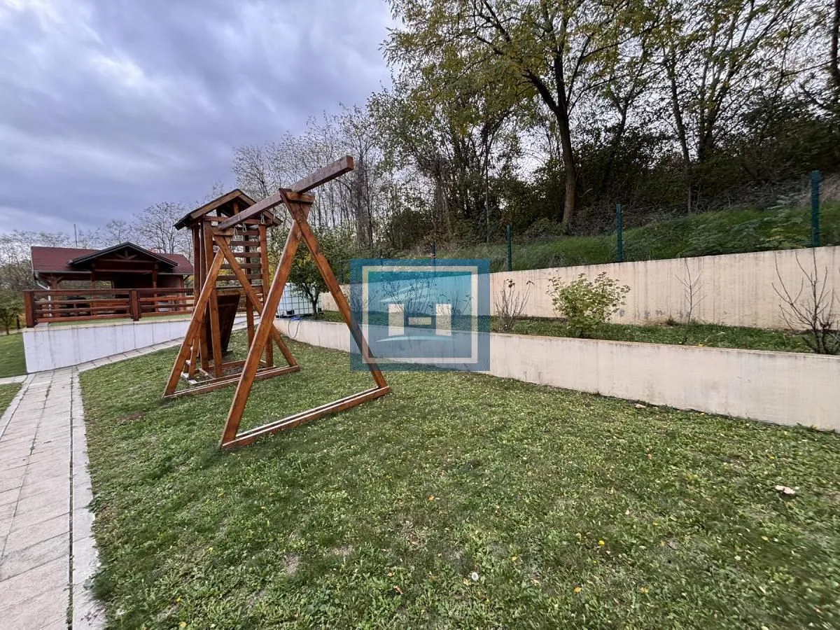 Prodaja, kuća, 220m², Đurđevo brdo, Jagodina