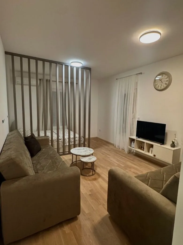 Izdavanje, garsonjera, 37m², Malo Brdo, Podgorica