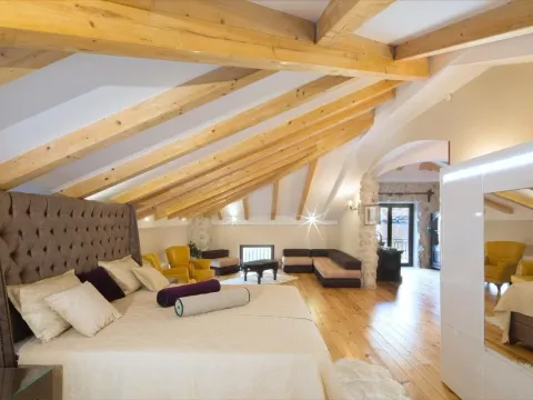 Prodaja, kuća, 690m², Prčanj, Kotor - image 32