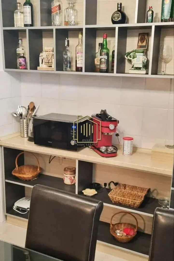 Izdavanje, jednosoban stan, 50m², Dobrota, Kotor