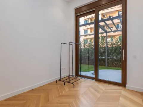 Izdavanje, trosoban stan, 205m², Podgorica, Crna Gora - image 7