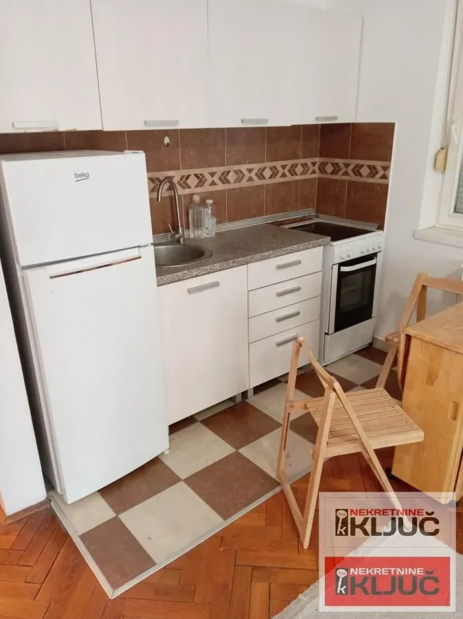 Izdavanje, garsonjera, 33m², Spens, Novi Sad Sve Podlokacije