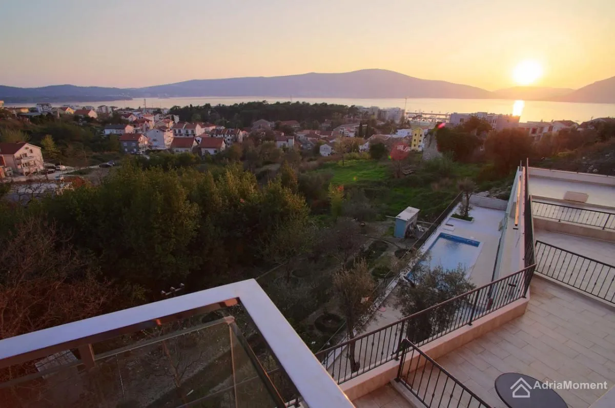 Prodaja, dvosoban stan, 73m², Tivat, Crna Gora