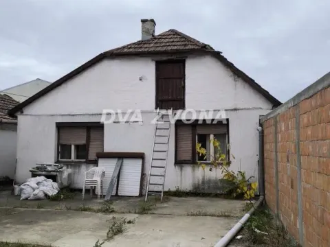 Sale, three bedroom apartment, 114m², Stari Majur, Petrovaradin