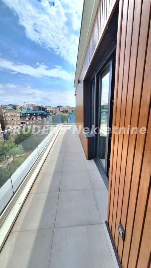 Izdavanje, dvosoban stan, 62m², Vračar Sve Podlokacije, Beograd