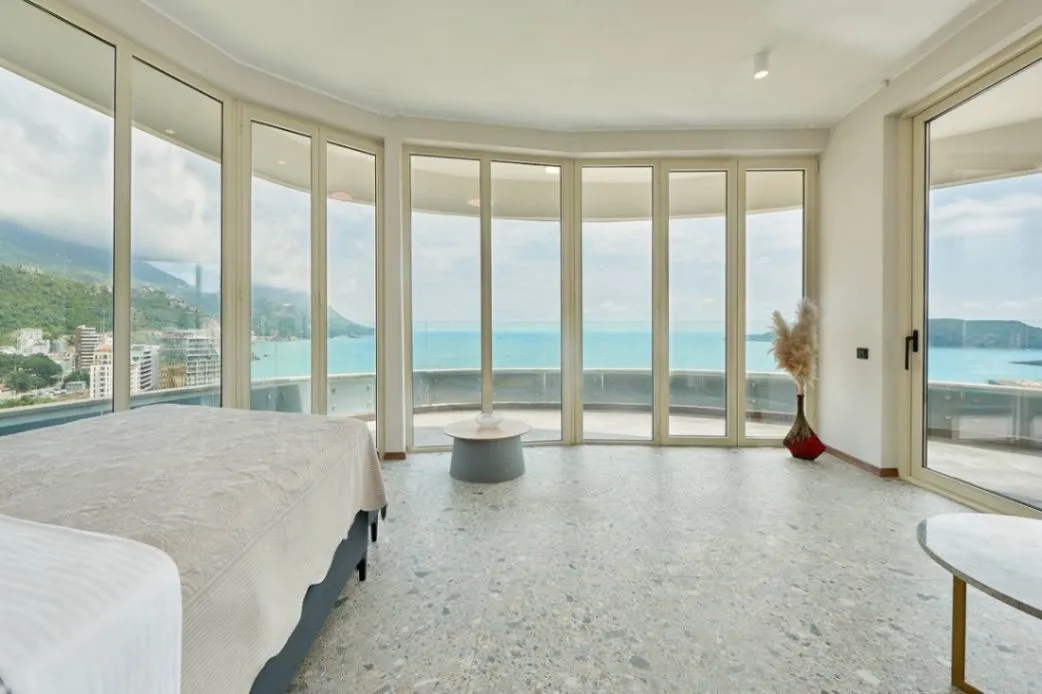 Sale, two bedroom apartment, 115m², Bečići, Budva