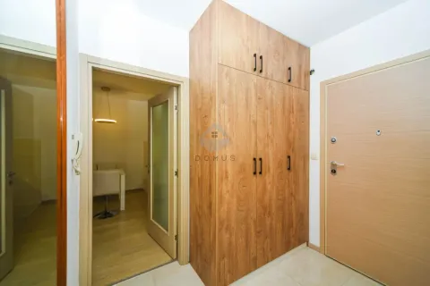 Rent, two bedroom apartment, 75m², City Kvart, Podgorica - image 11