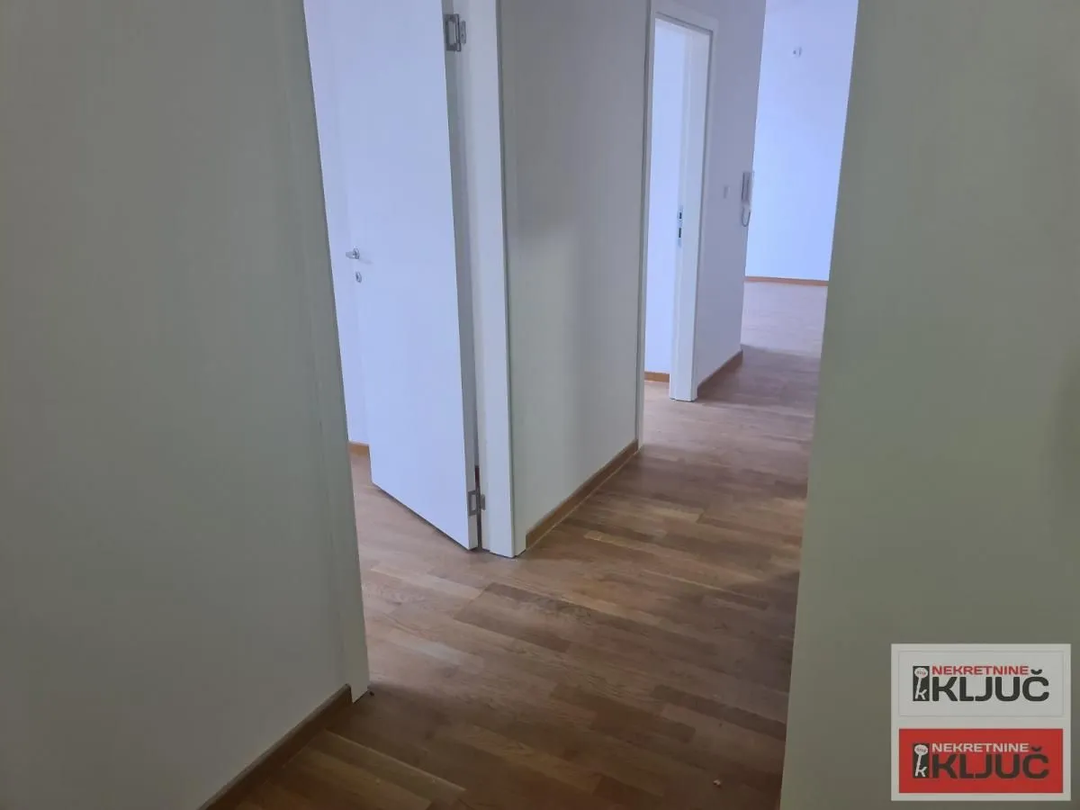Prodaja, trosoban stan, 66m², Petrovaradin, Novi Sad