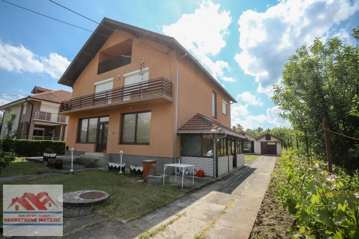Sale, house, 300m², Kragujevac, Srbija