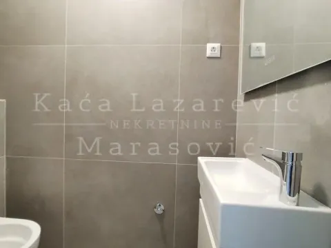 Izdavanje, trosoban stan, 166m², Čubura, Beograd - image 12