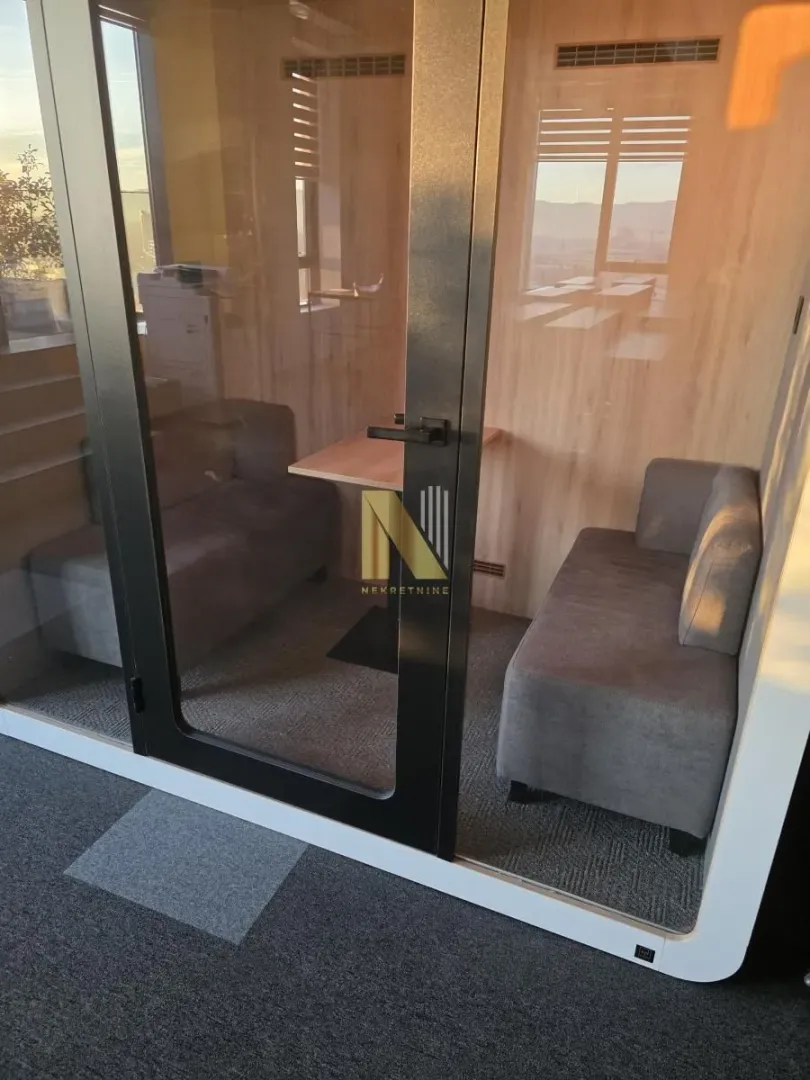 Rent, office space, 493m², Sajmište, Novi Sad