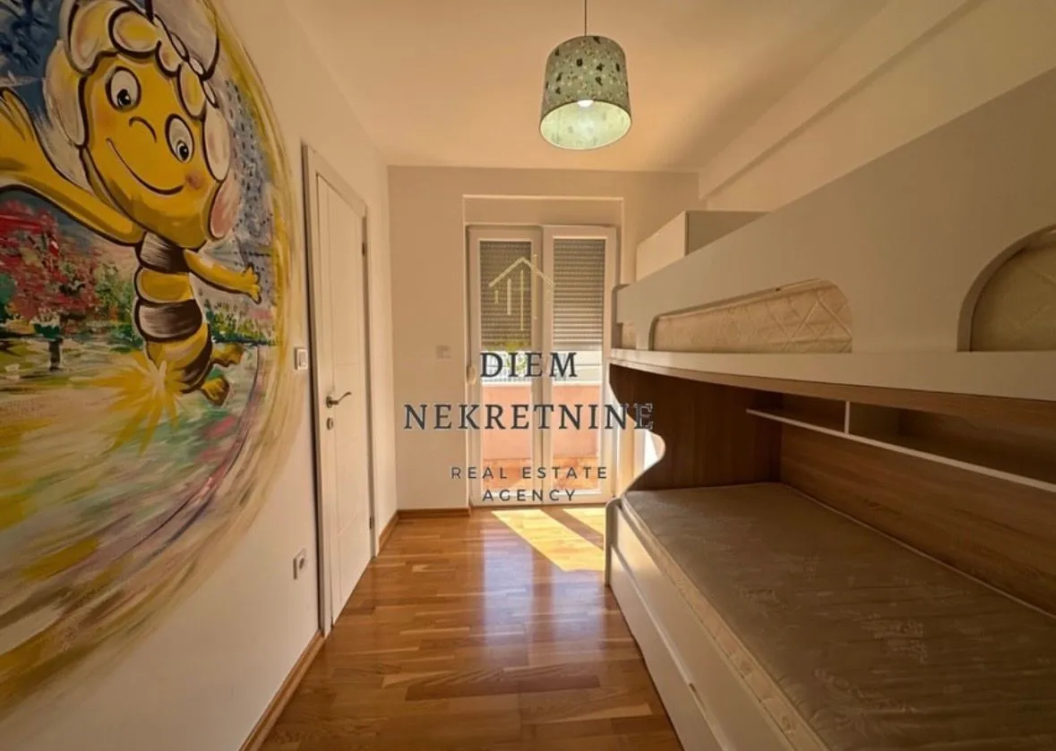 Izdavanje, dvosoban stan, 53m², Igalo, Herceg Novi