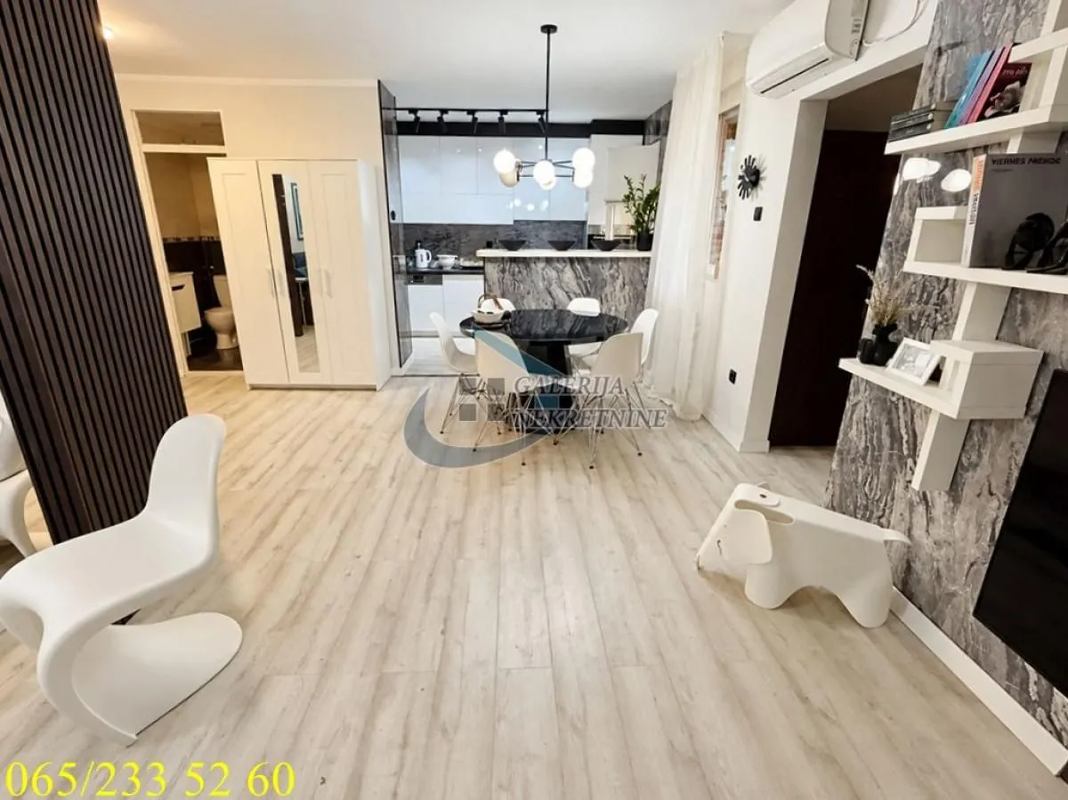 Prodaja, trosoban stan, 100m², Čukarica, Beograd