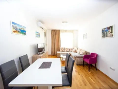 Izdavanje, stan, 50m², Budva, Crna Gora