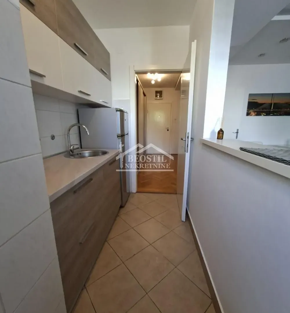 Rent, two bedroom apartment, 52m², Vračar Sve Podlokacije, Beograd