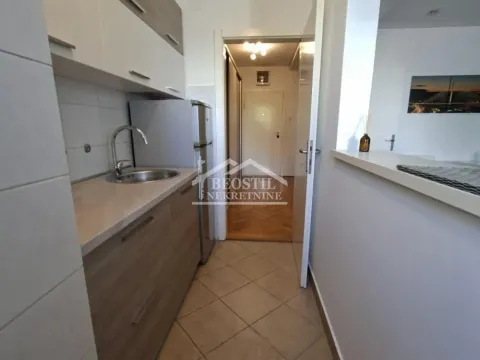 Rent, two bedroom apartment, 52m², Vračar Sve Podlokacije, Beograd - image 9