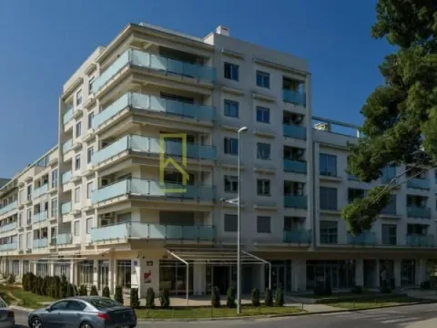 Prodaja, poslovni prostor, 185m², Tološi, Podgorica